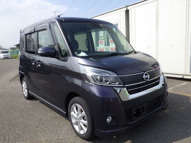 5522 Nissan Dayz roox B21A 2018 г. (NAA Tokyo)